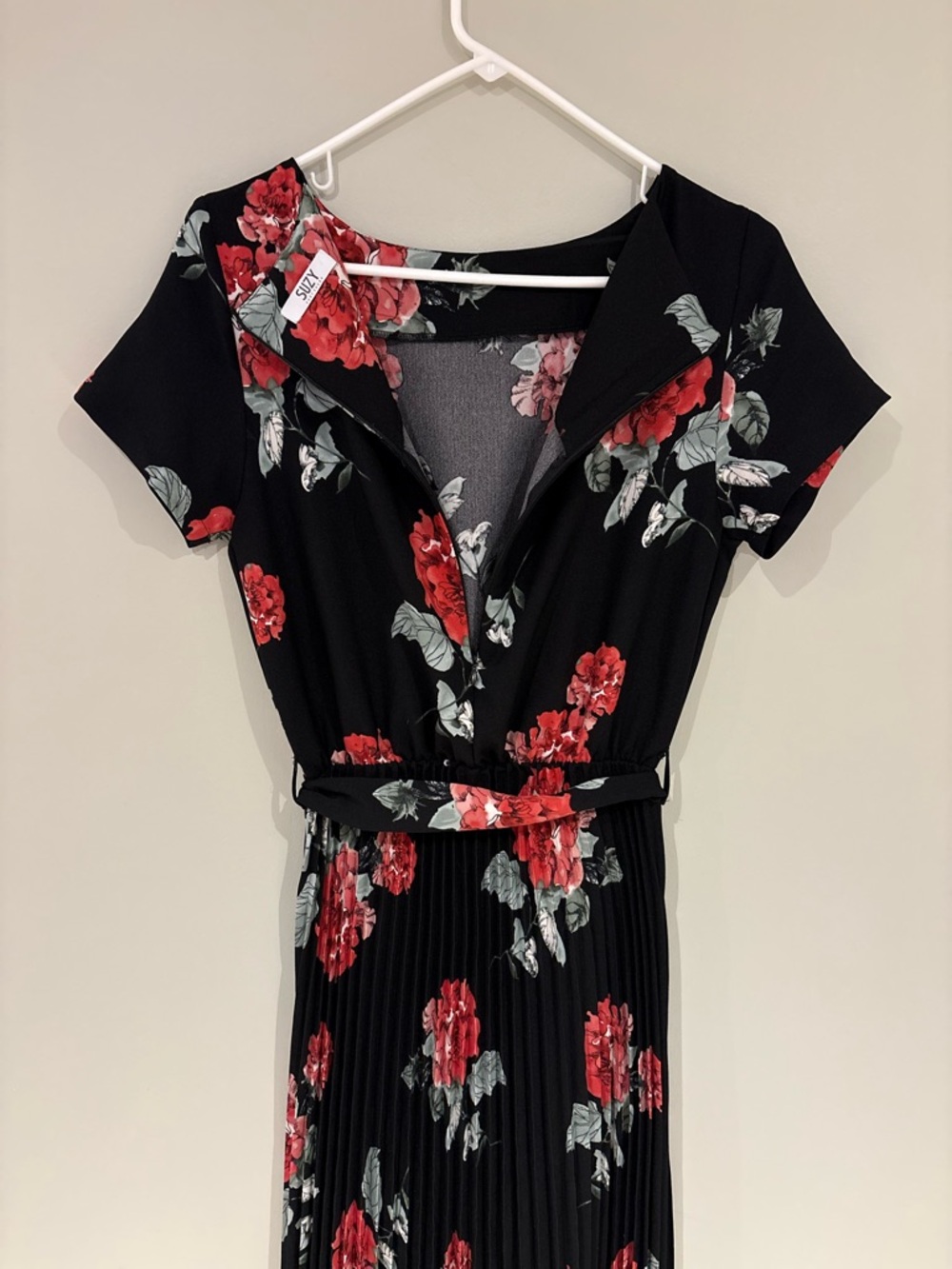 Flowy Fairy Black Floral Belted Pleated Dress - Red Floral Print - Picture 5 of 9
